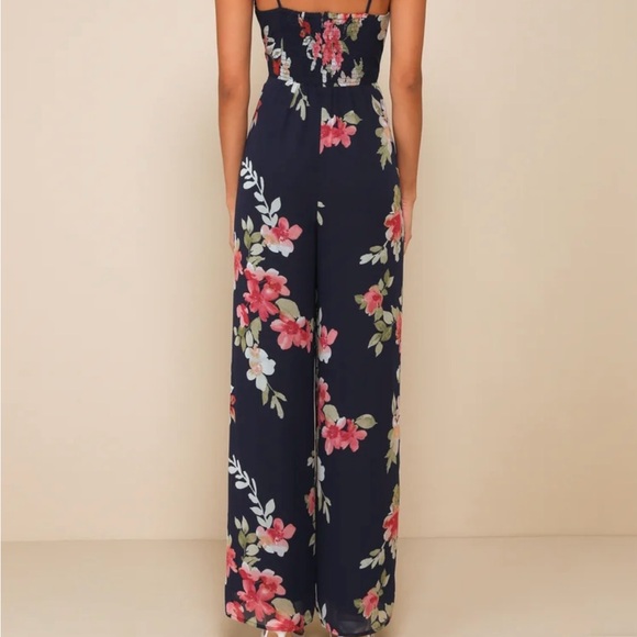 Selling wide leg jumpsuit - Picture 2 of 7